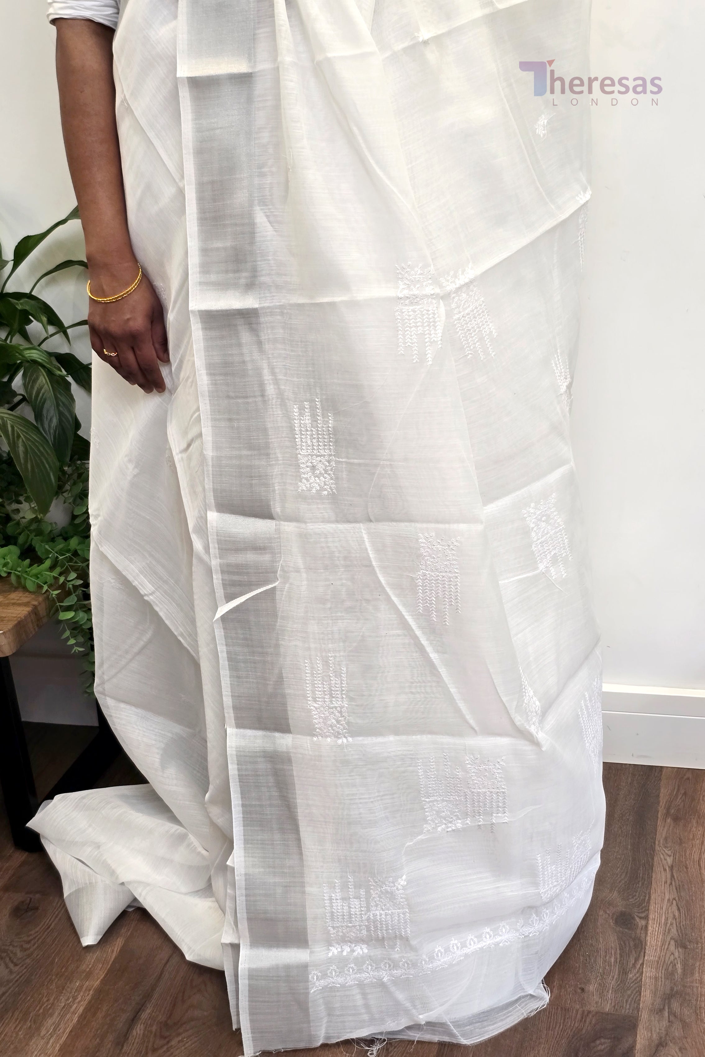 Saree (SAR-072)