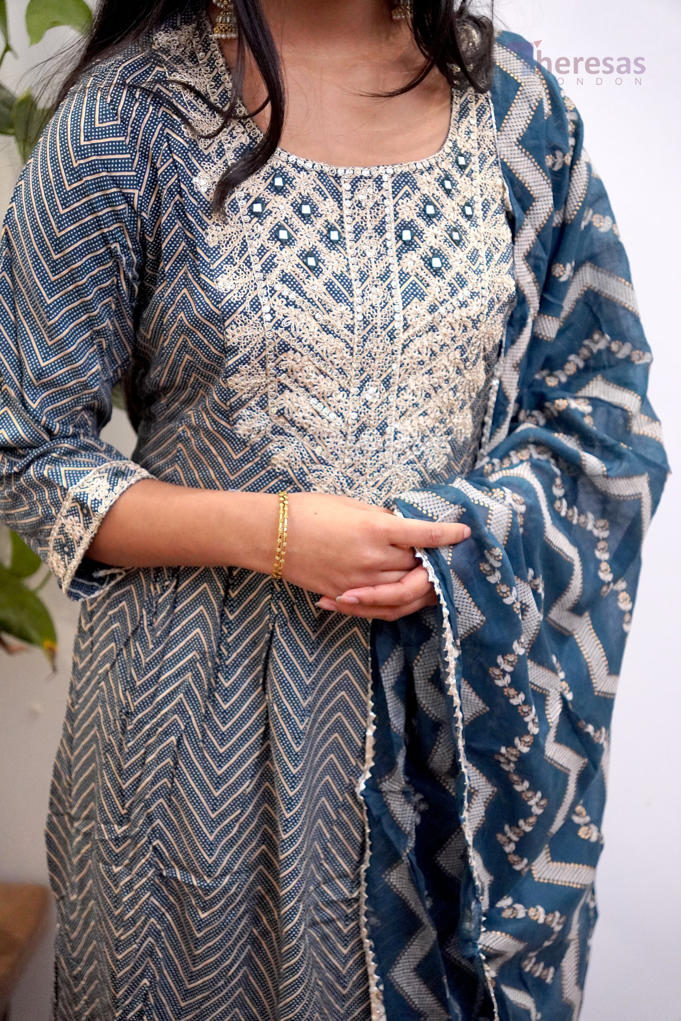 Churidar Set (CHR-115)