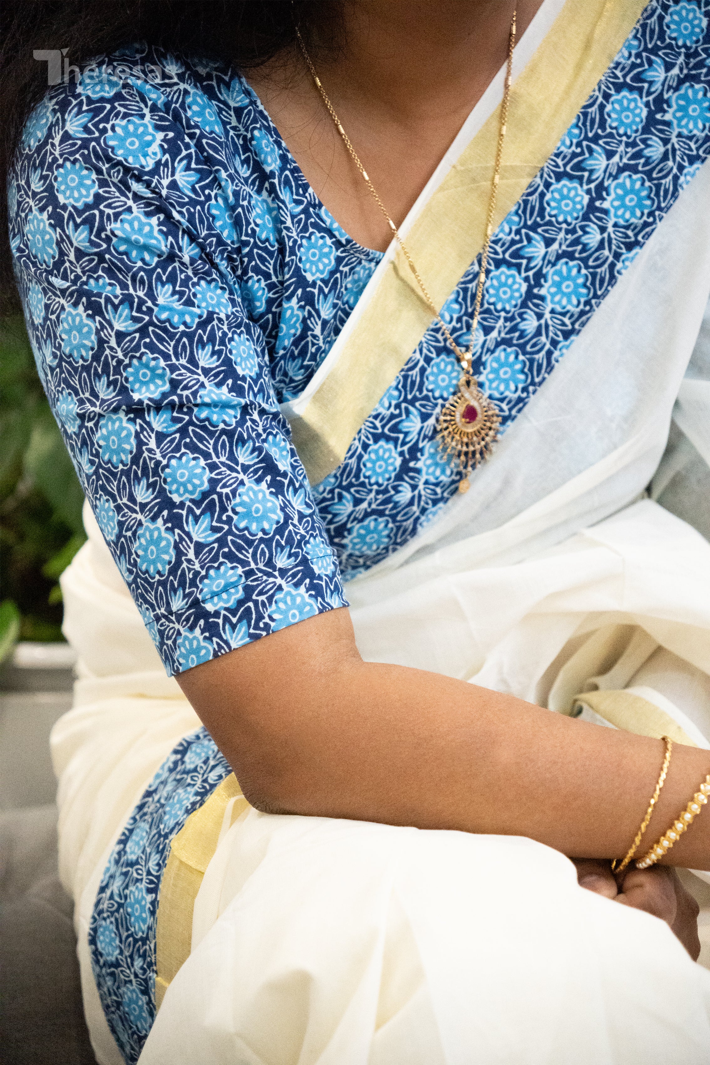 Set Saree with Blouse (SAR-243)