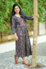 Feeding Kurti