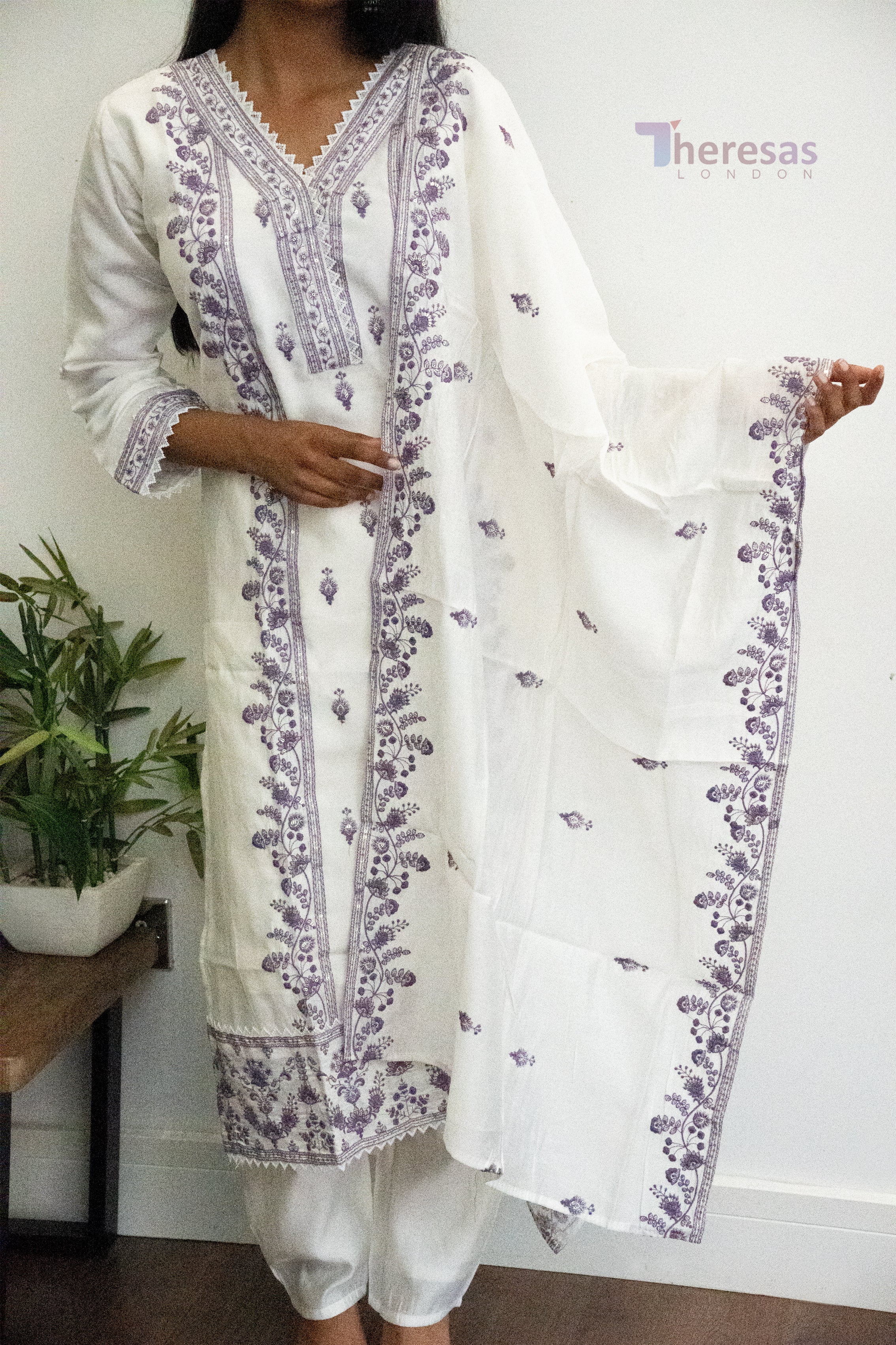 Churidar (CHR-076)