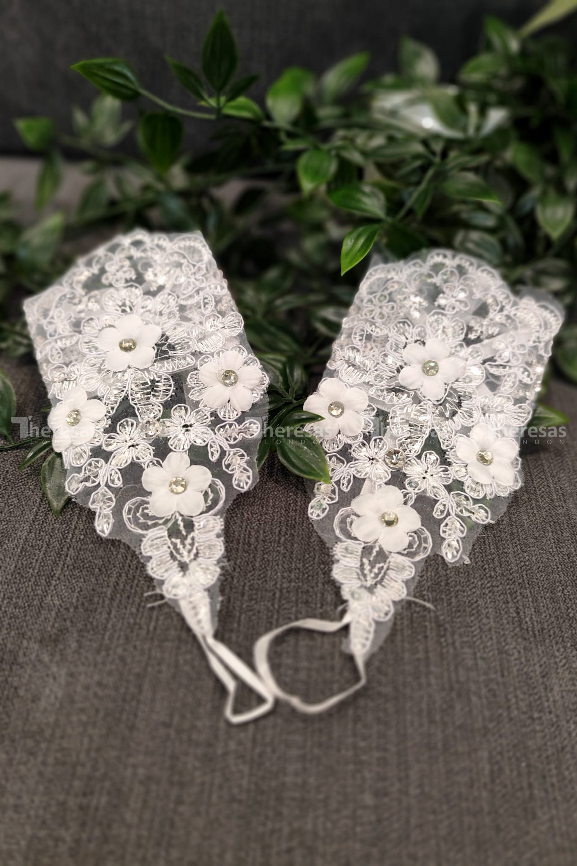 Holy Communion - Gloves