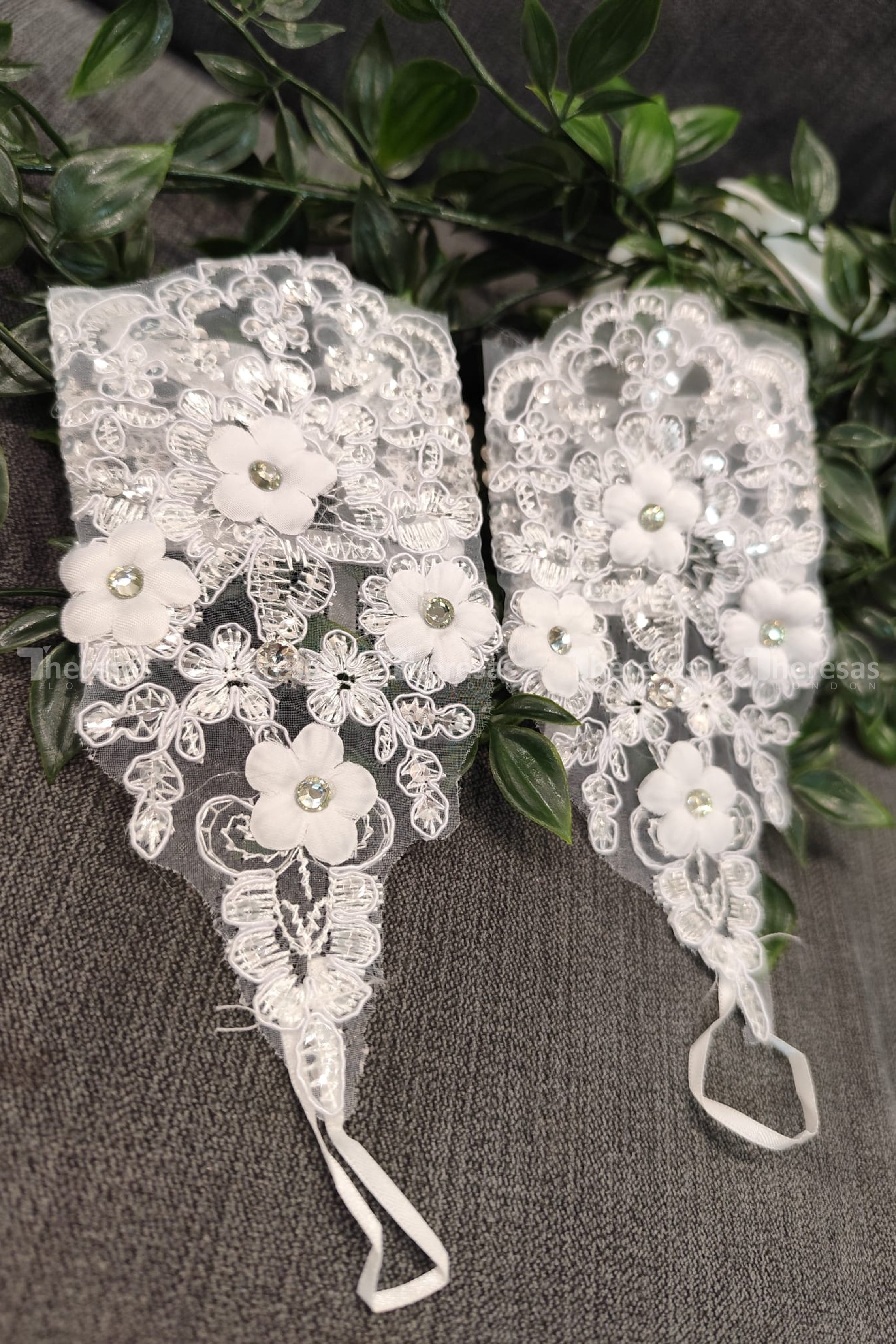 Holy Communion - Gloves