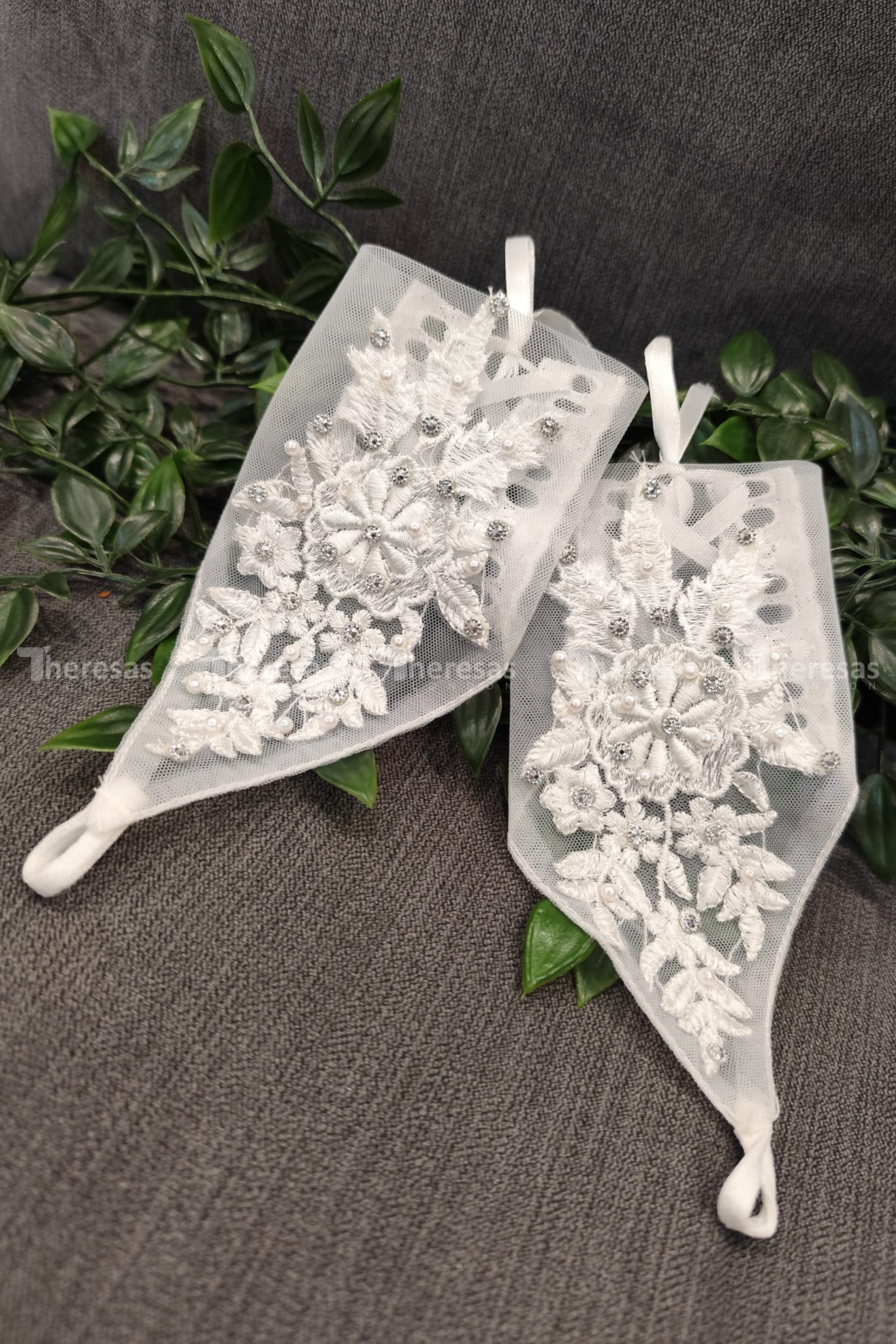 Holy communion - Gloves