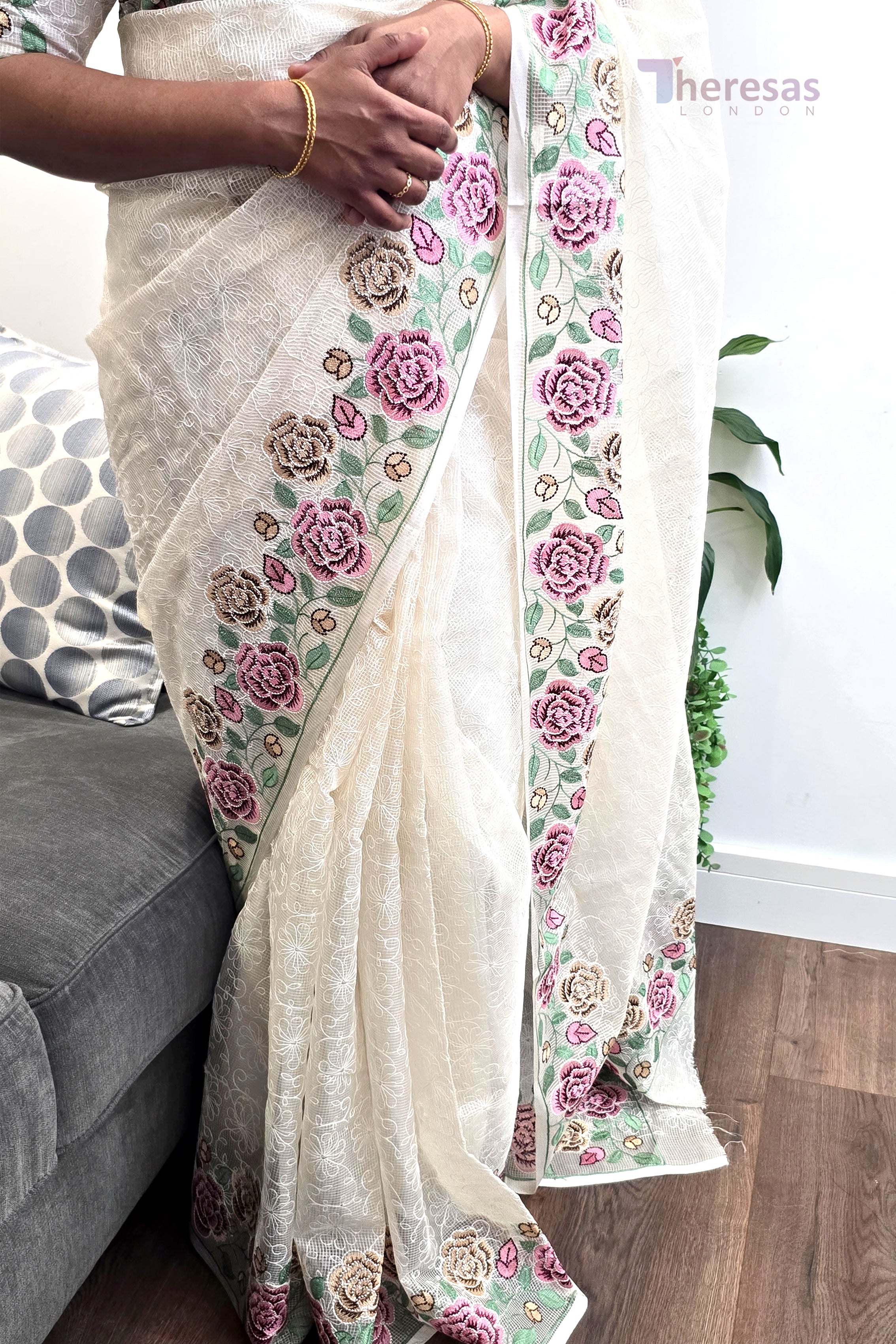 Saree (SAR-070)