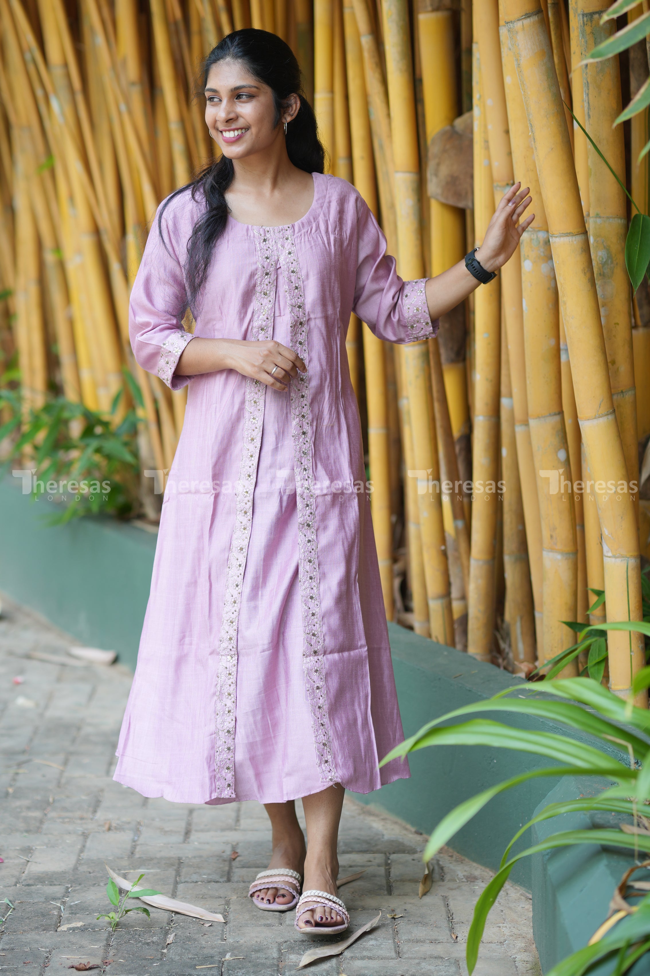 Feeding Kurti
