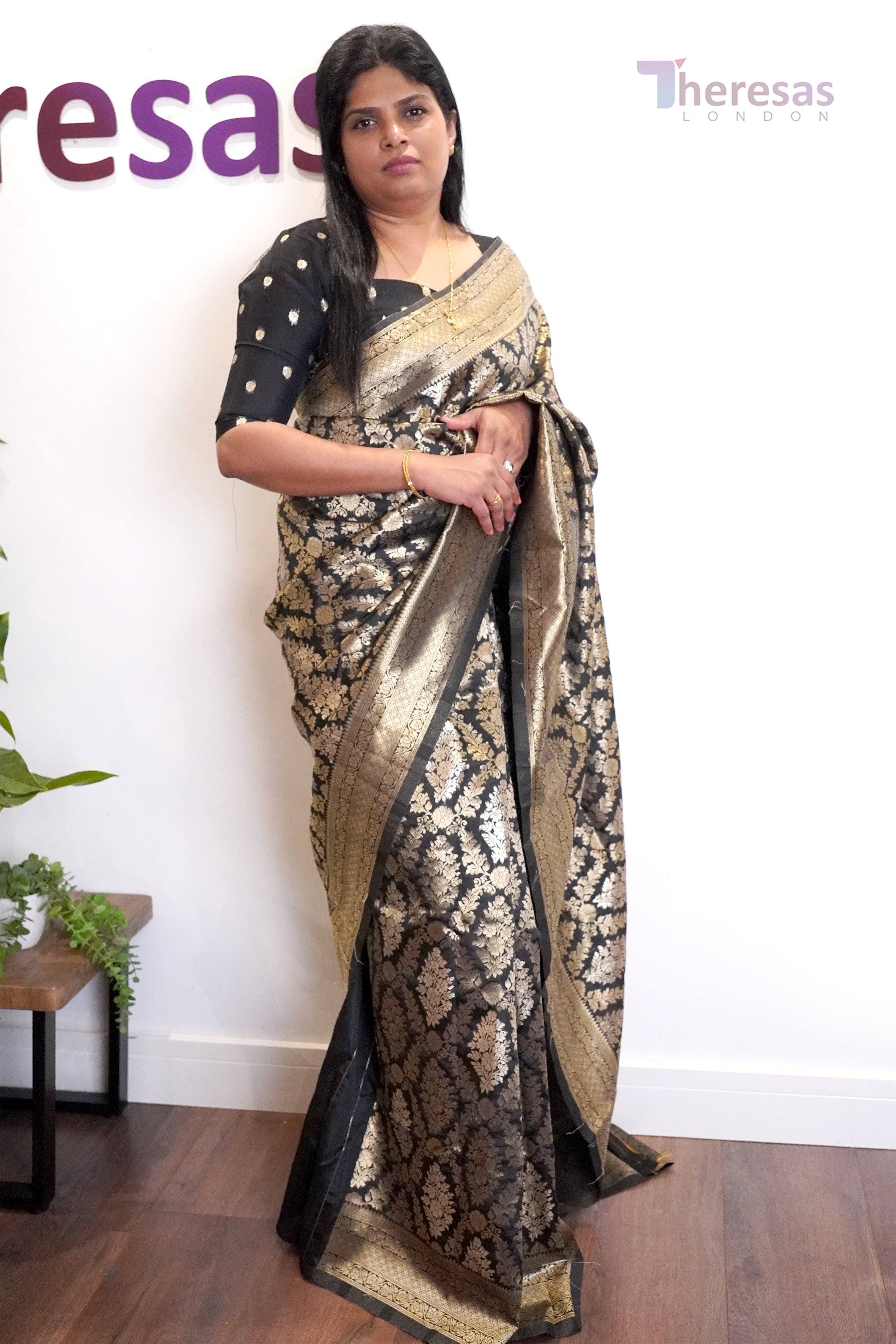 Saree (SAR-382)