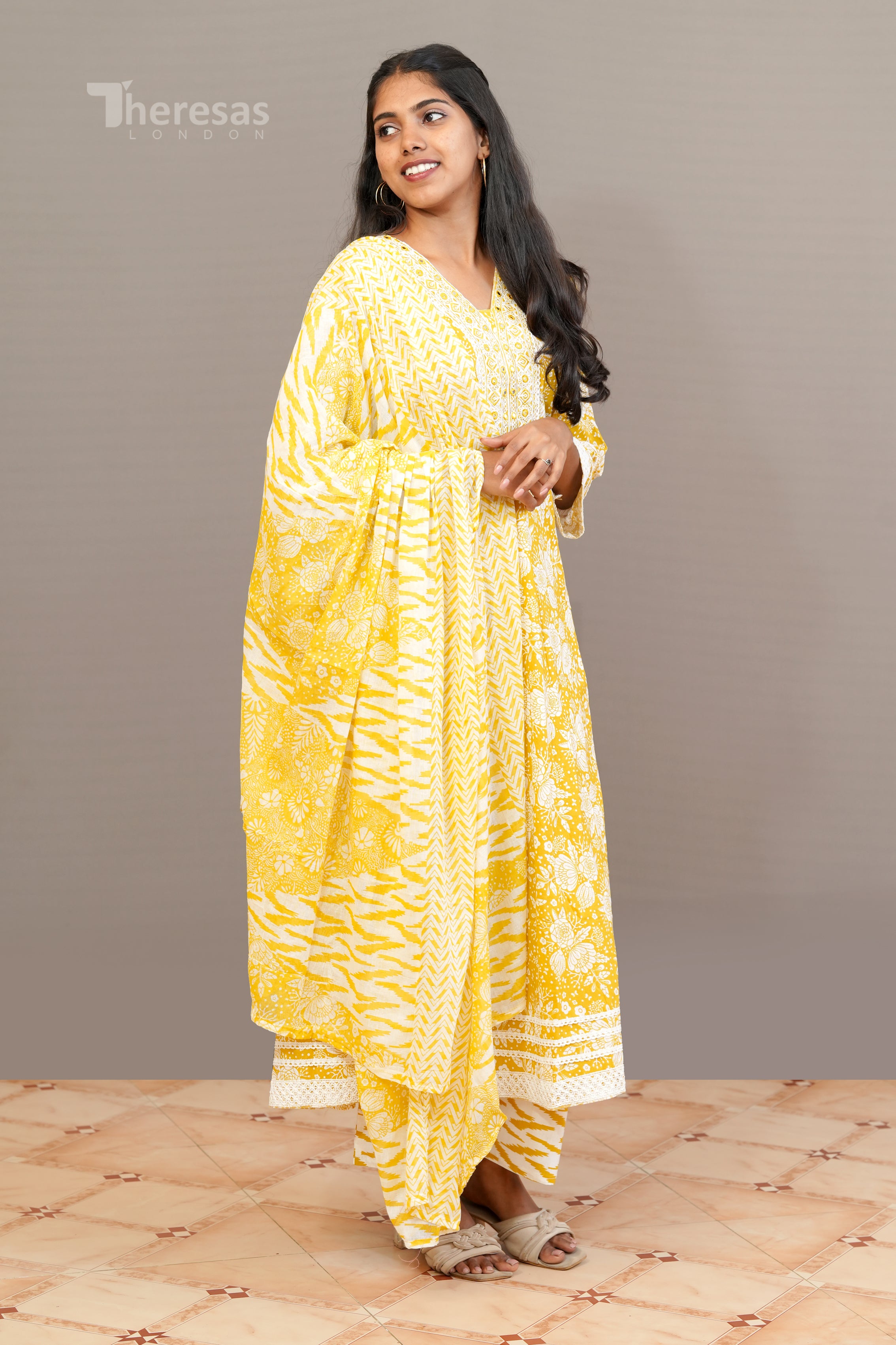 Churidar Set (CHR-090)