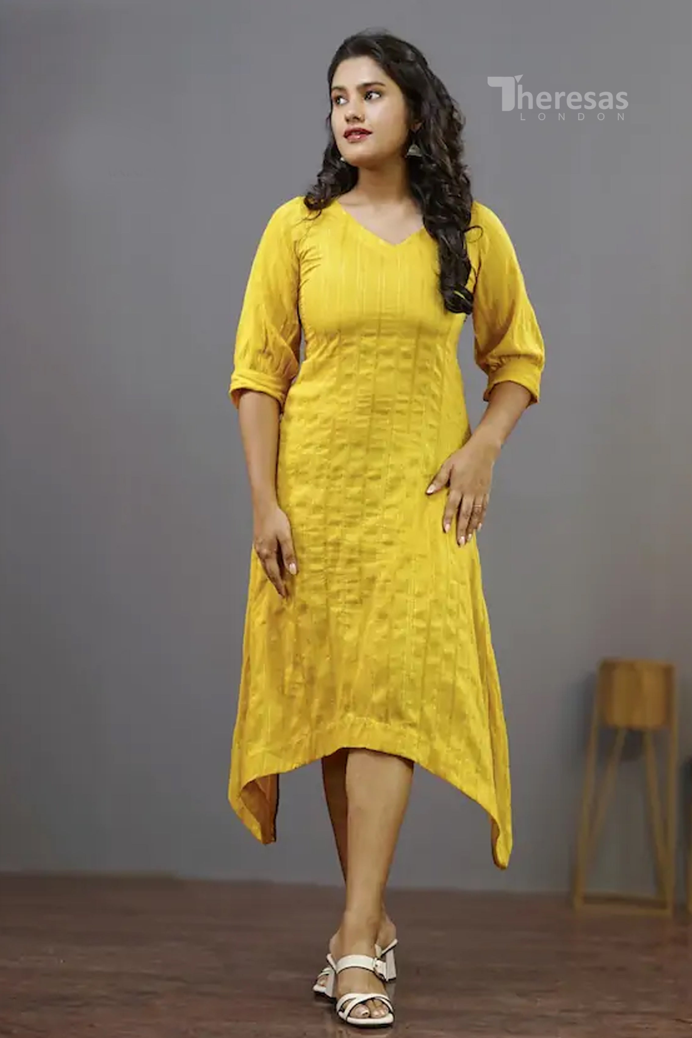 Theresas Kurti (KRT-374)