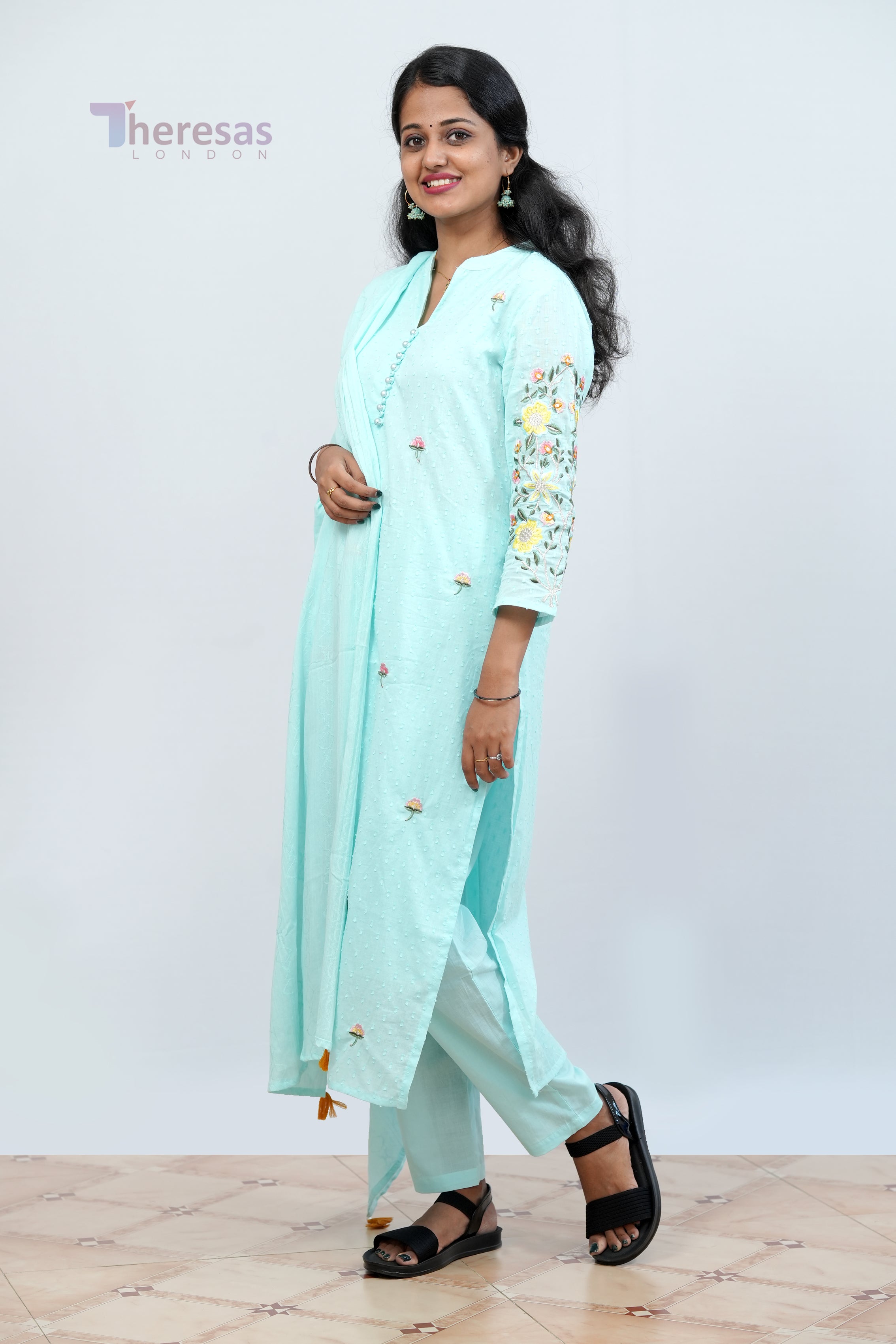 Churidar (CHR-066)