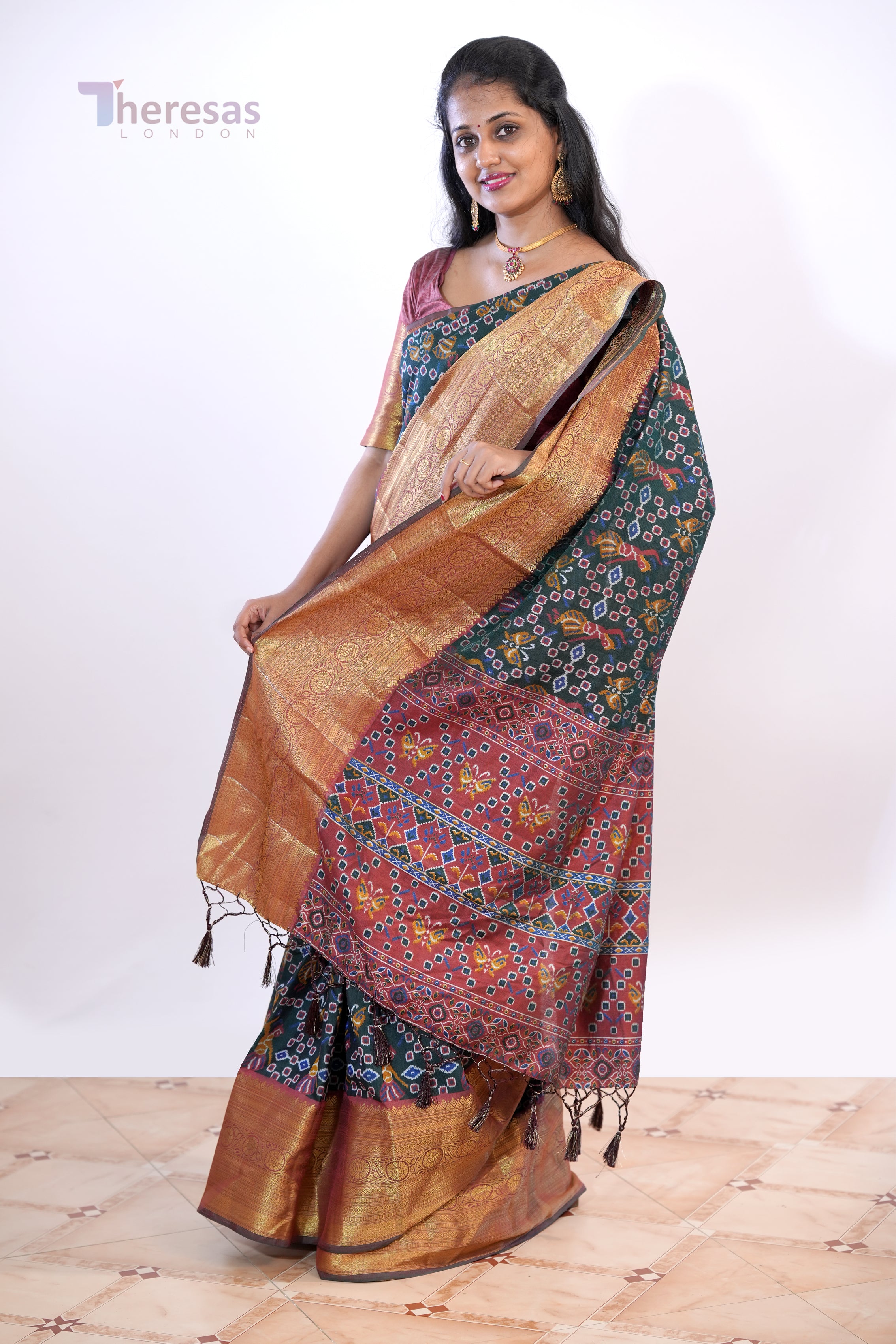 Saree (SAR-352)