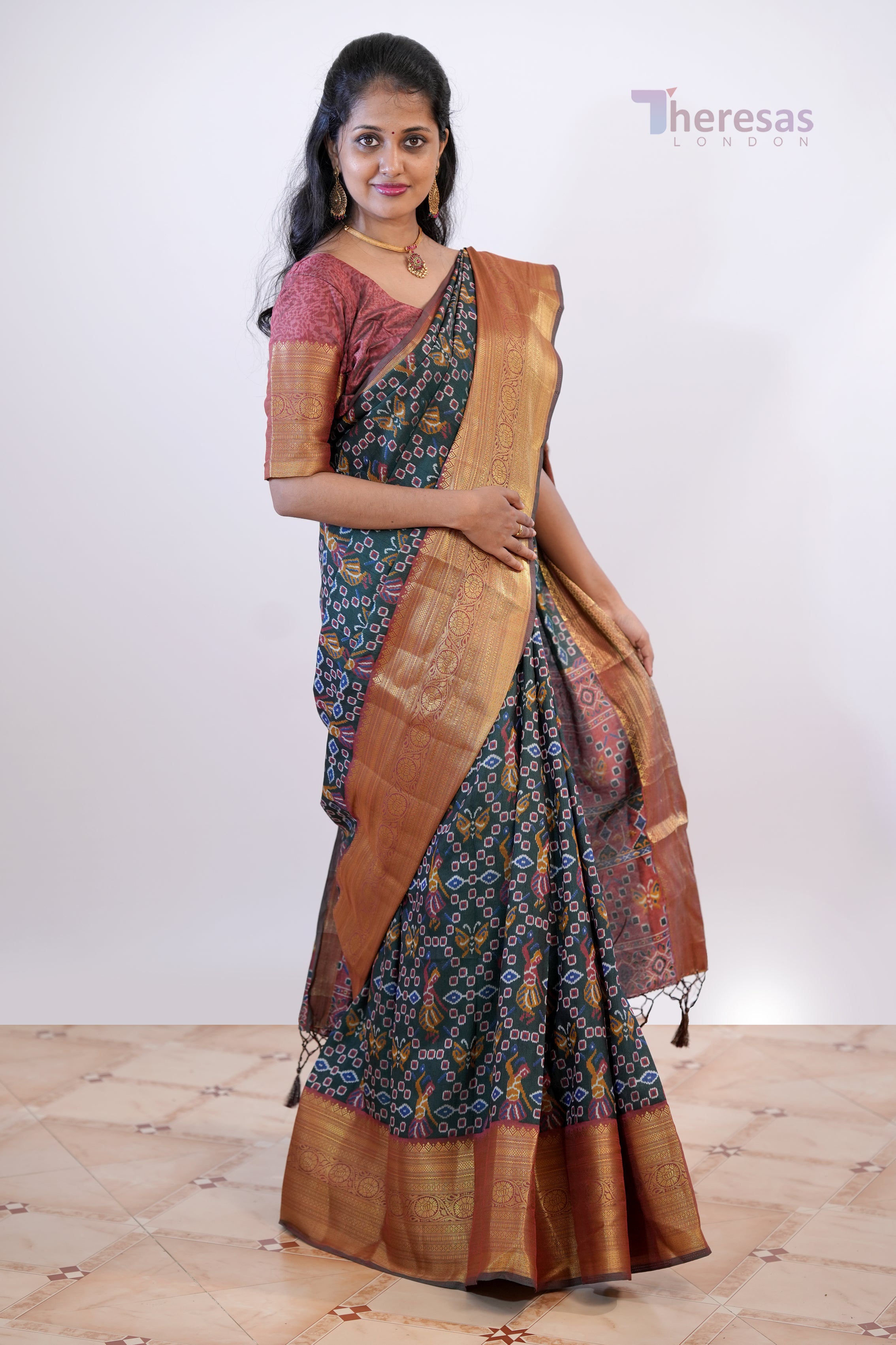 Saree (SAR-352)