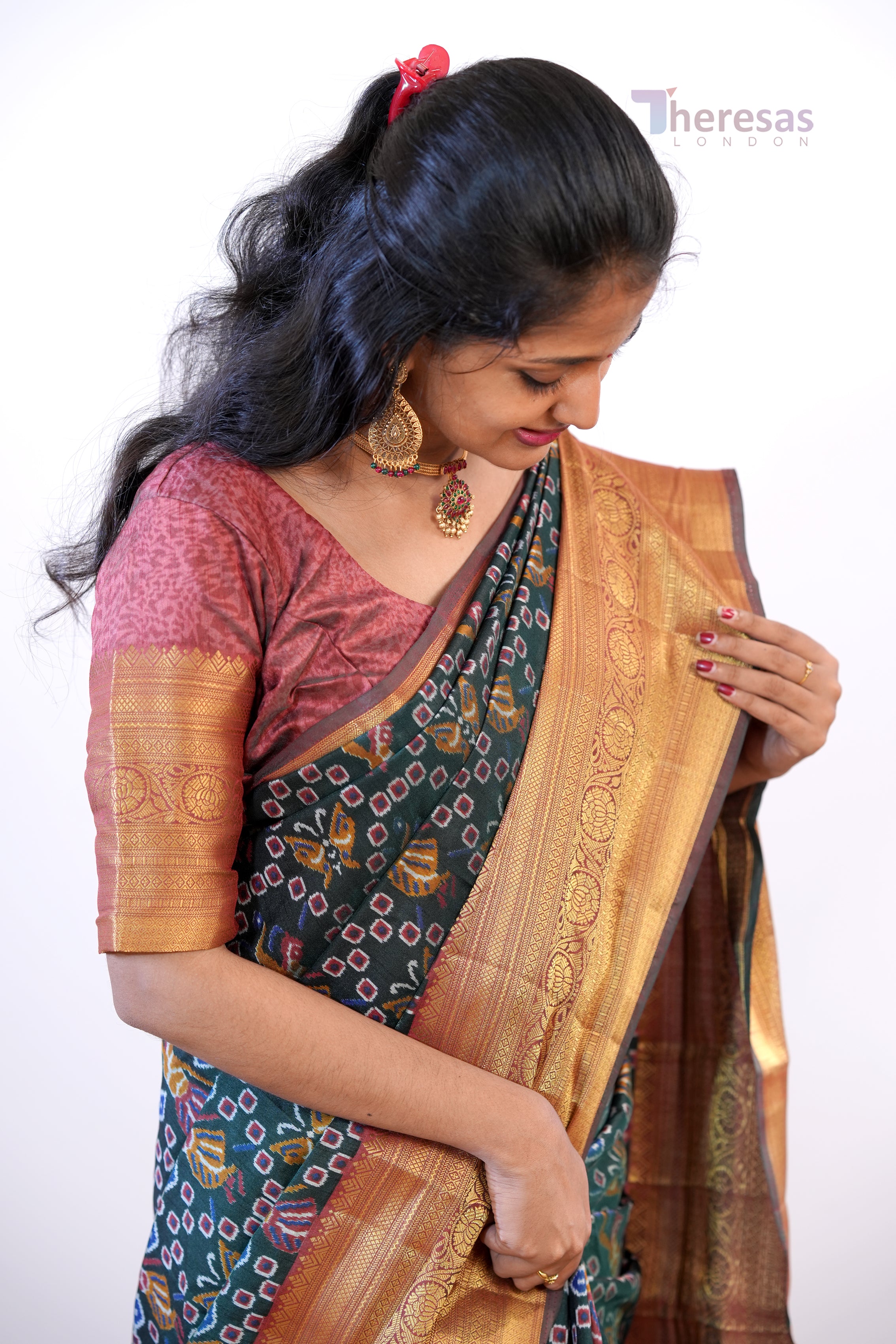 Saree (SAR-352)
